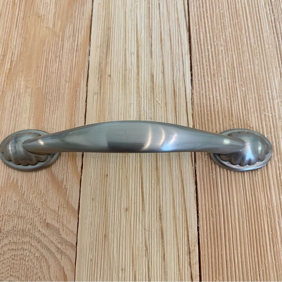 2 Drawer Pulls Dual Mount Shell Pull Satin Nickel Flower Curve Arch Bow Cabinets - Picture 2 of 14